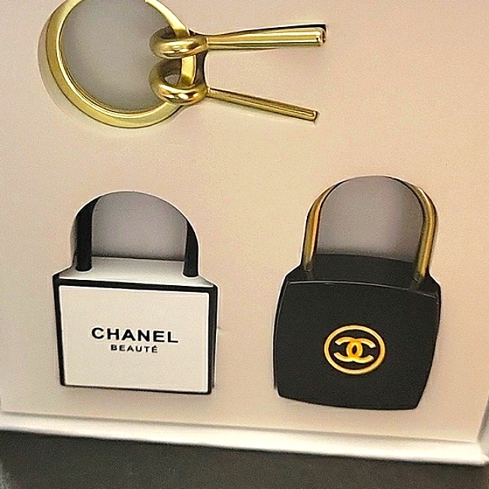 CHANEL 2 LOCKS N KEYS NIB
